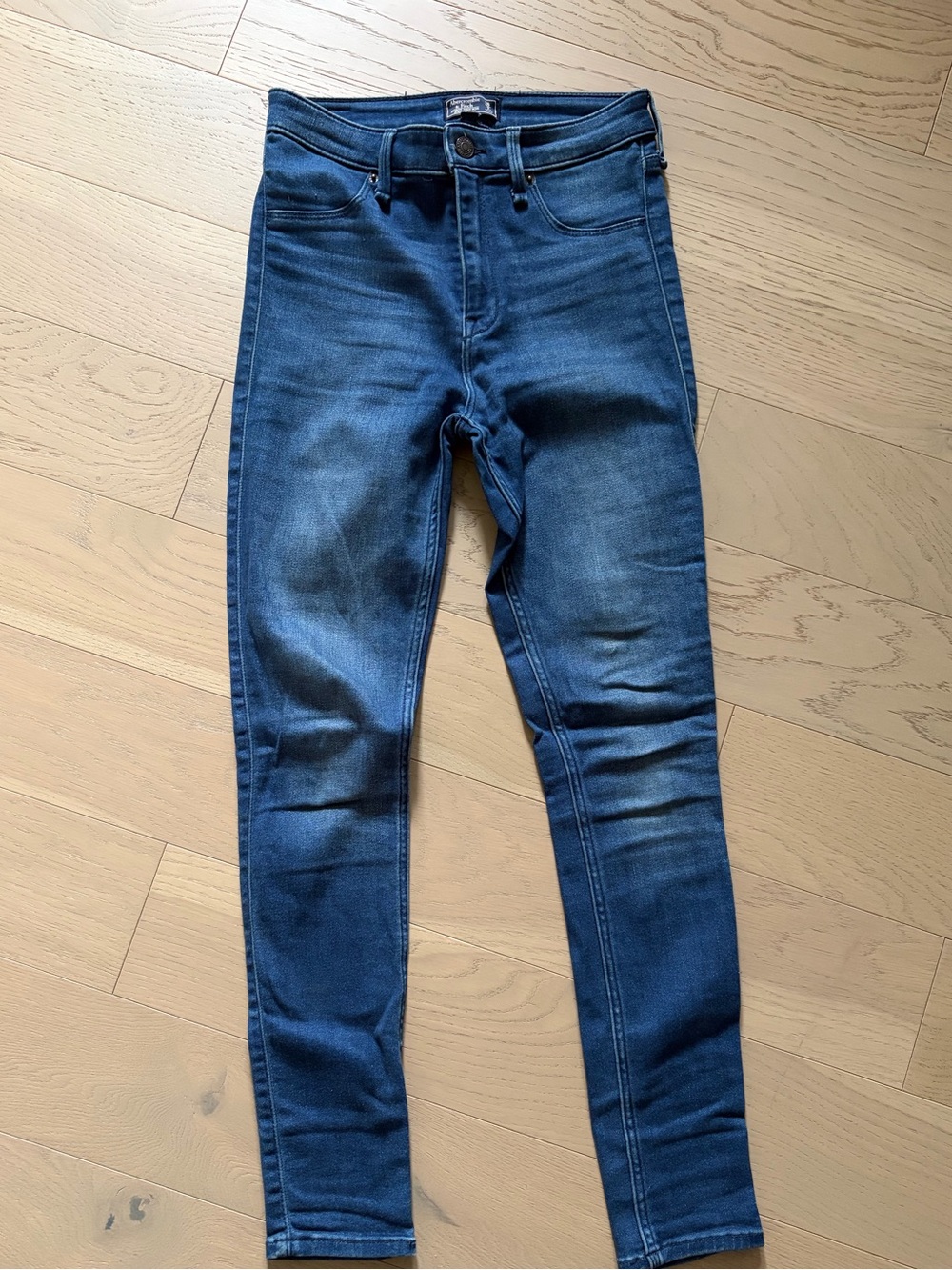 Abercrombie & Fitch Simone High Rise Jean Legging in Dark Blue Wash 26/2R